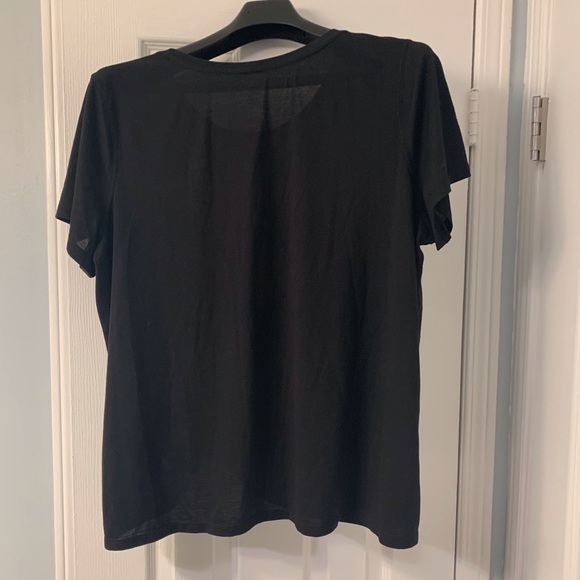 Old navy active shirt - Picture 3 of 8